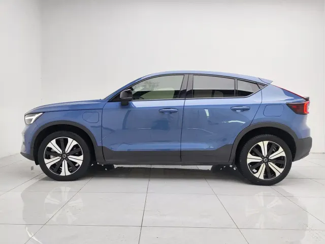 Volvo C40 — Фото автомобиля 9