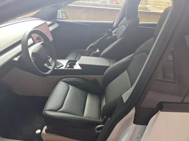 Tesla Model Y — Фото автомобиля 14