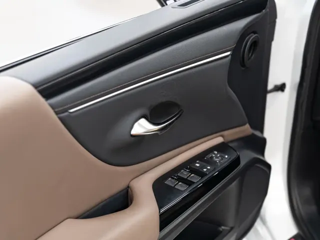 Lexus ES — Фото автомобиля 18