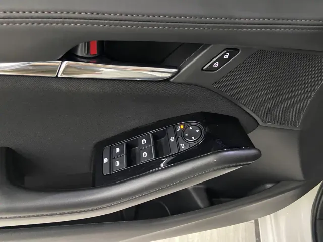 Mazda Axela — Фото автомобиля 14