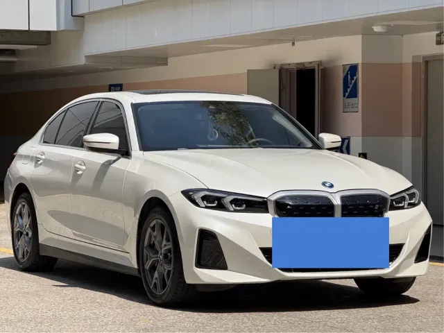 BMW i3 — Фото автомобиля 3