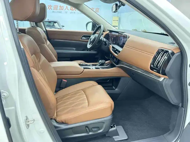 Nissan Terra — Фото автомобиля 18