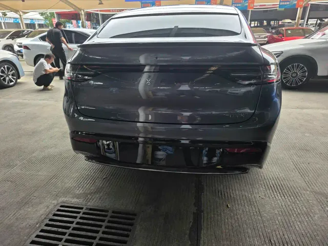 Zhijie Luxeed R7 2024 Pure Electric 802km Max — Фото автомобиля 17