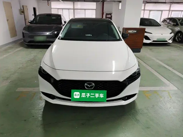 Mazda Axela — Фото автомобиля 2