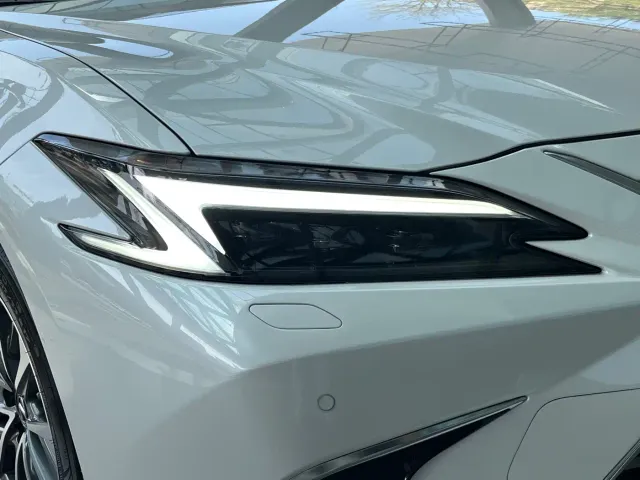 Lexus ES — Фото автомобиля 22