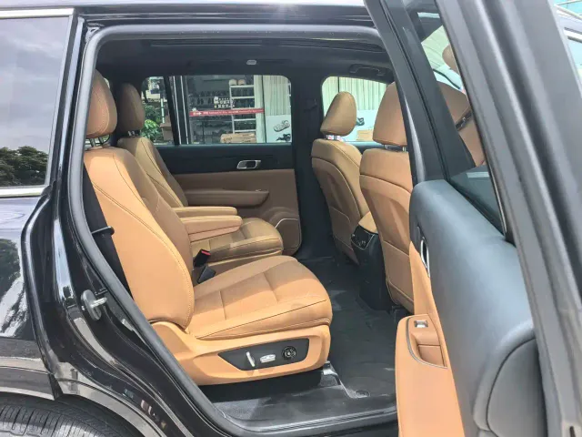 Li Auto ONE — Фото автомобиля 10