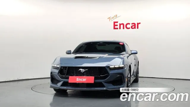 Ford Mustang — Фото автомобиля 3