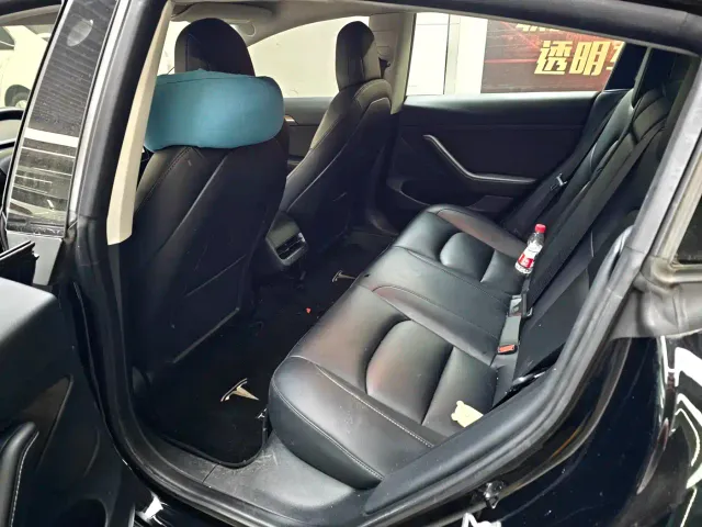 Tesla Model 3 — Фото автомобиля 14
