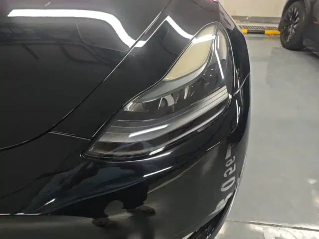 Tesla Model Y — Фото автомобиля 23