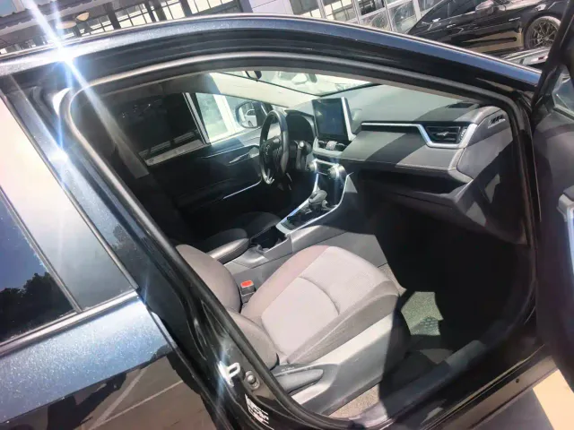 Toyota RAV4 — Фото автомобиля 15