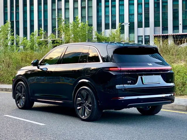Li Auto L7 — Фото автомобиля 5