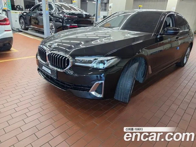 BMW 5-Series 5 серия (G30) 523d Luxury — Фото автомобиля 3