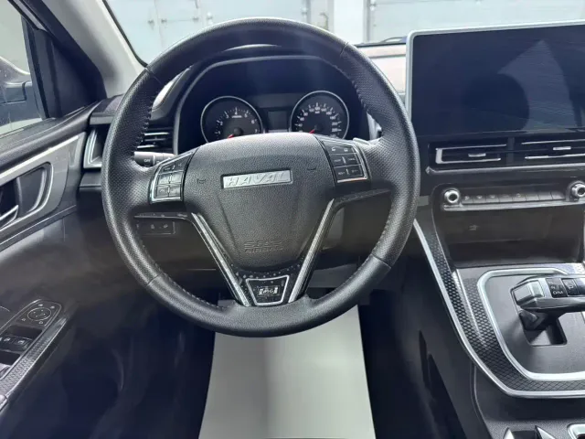 Haval M6 — Фото автомобиля 12