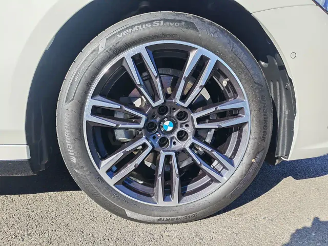 BMW 5 Series — Фото автомобиля 18