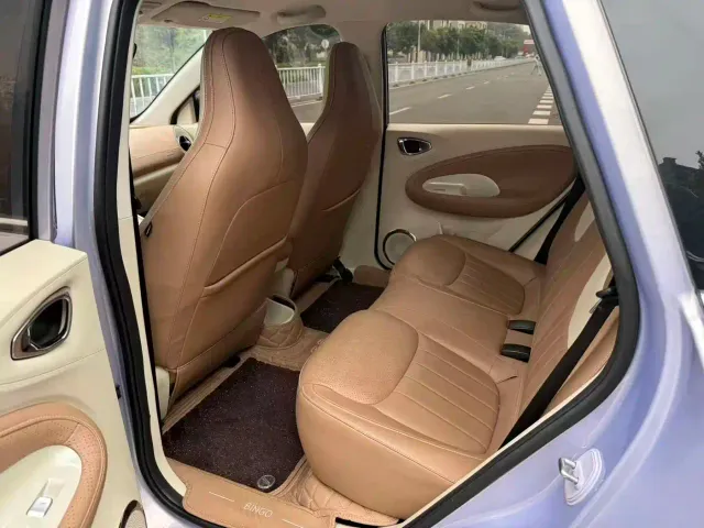 Wuling Bingo — Фото автомобиля 7