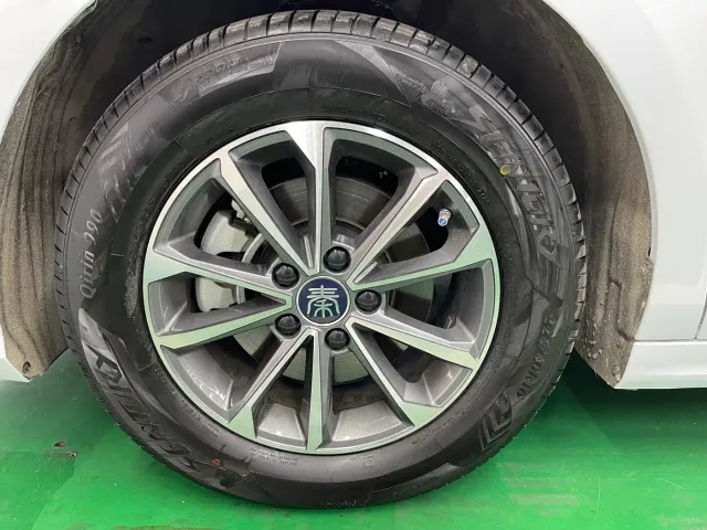 BYD Qin PLUS — Фото автомобиля 28