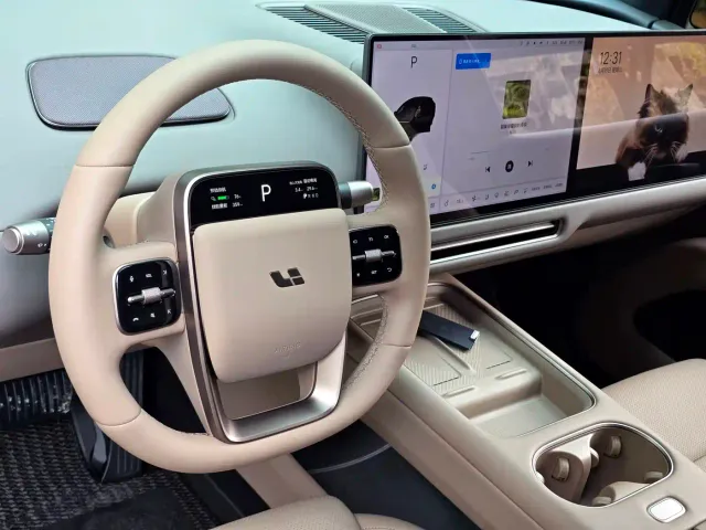 Li Auto i6 — Фото автомобиля 10