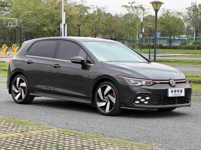 Volkswagen Golf GTI — Фото автомобиля 3