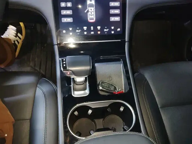 Li Auto ONE — Фото автомобиля 13