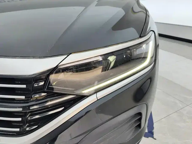 Volkswagen Passat — Фото автомобиля 5