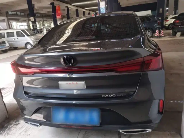 Changan Eado — Фото автомобиля 5