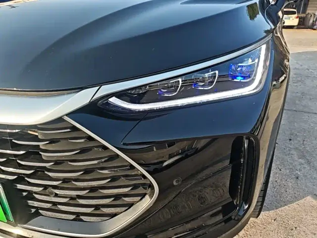 BYD Tang — Фото автомобиля 23