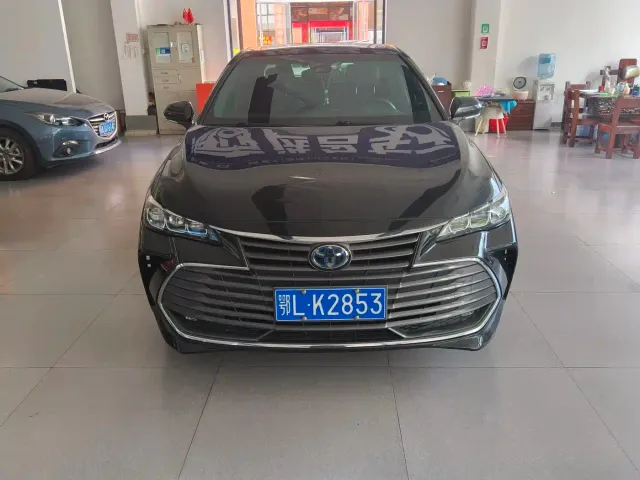 Toyota Avalon 2022 Hybrid 2.5L Luxury Edition — Фото автомобиля 2