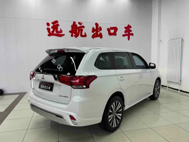 Mitsubishi Outlander — Фото автомобиля 6