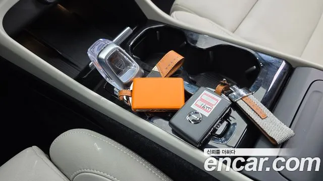 Вольво XC40 B4 Ultra Bright — Фото автомобиля 9