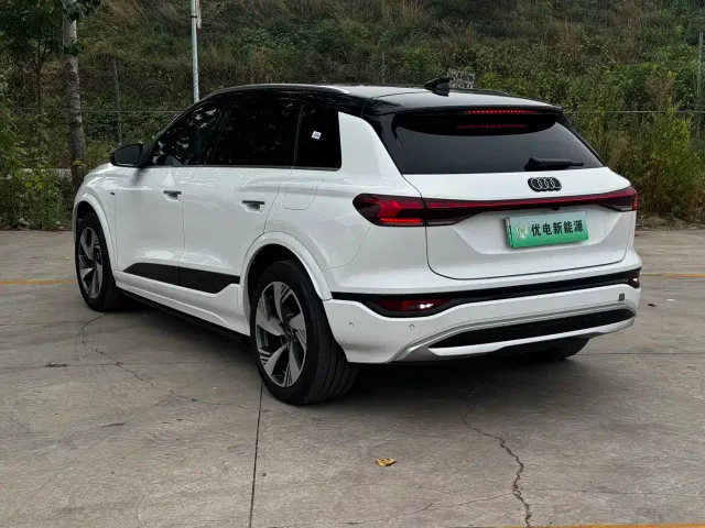 Audi Q6L e-tron — Фото автомобиля 5