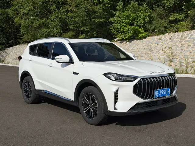 Jetour X70 Plus — Фото автомобиля 3