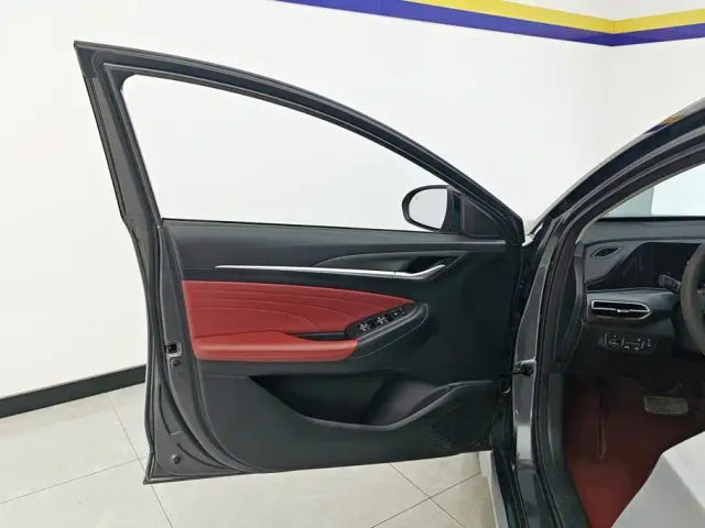 Changan Eado — Фото автомобиля 7