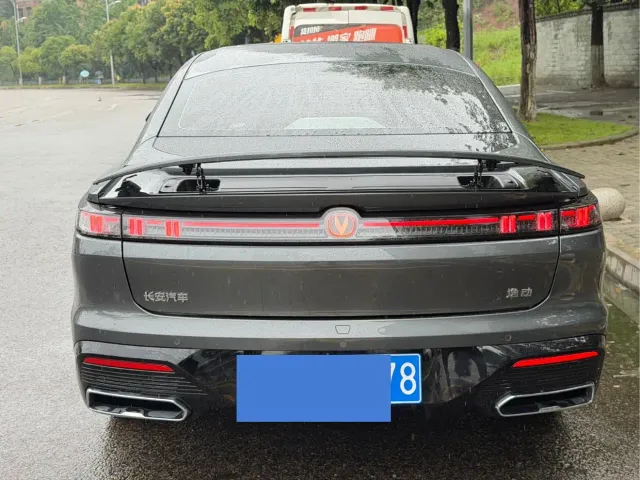 Changan Eado — Фото автомобиля 4