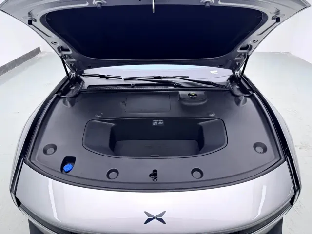 Xpeng P7 — Фото автомобиля 10