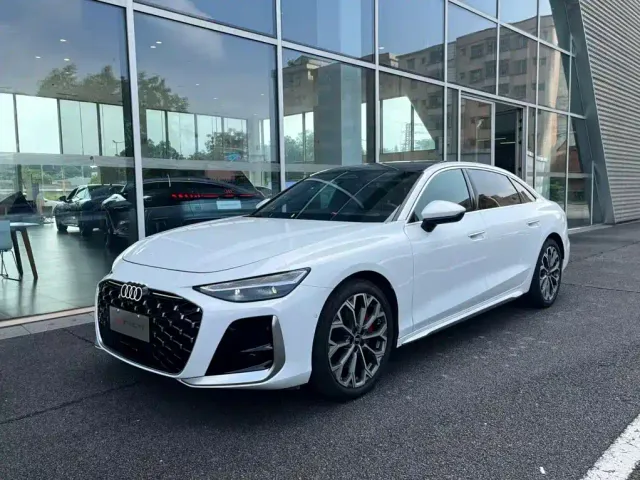 Фотография автомобиля — Audi A6L