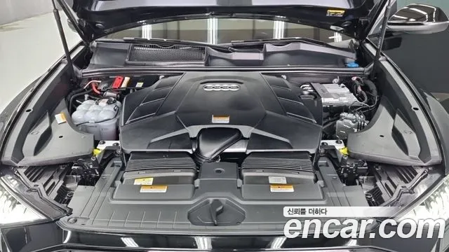 Audi Q8 55 TFSI quattro Premium — Фото автомобиля 18