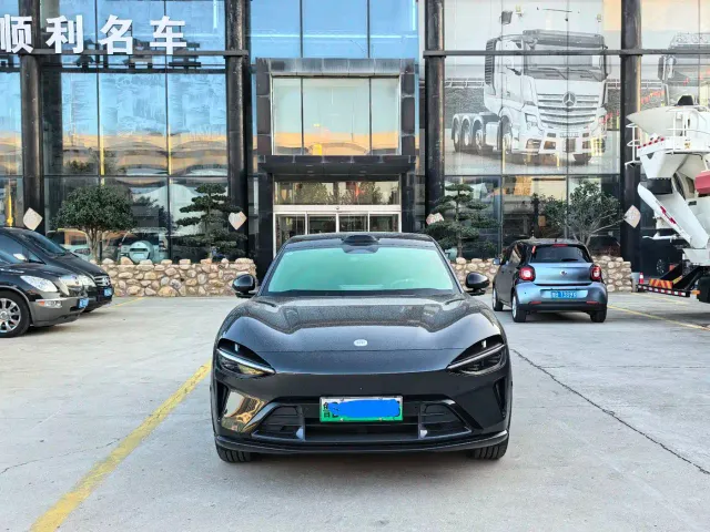 Xiaomi YU7 — Фото автомобиля 2