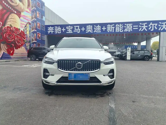 Volvo XC60 — Фото автомобиля 2