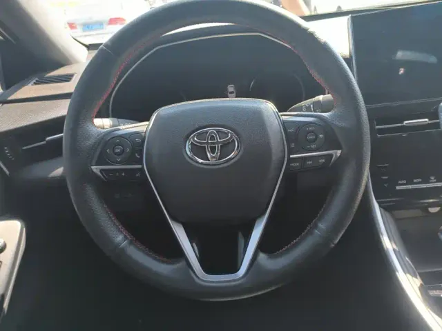Toyota Avalon — Фото автомобиля 15