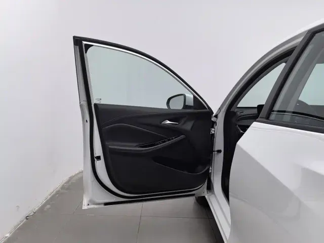 Buick Verano — Фото автомобиля 8