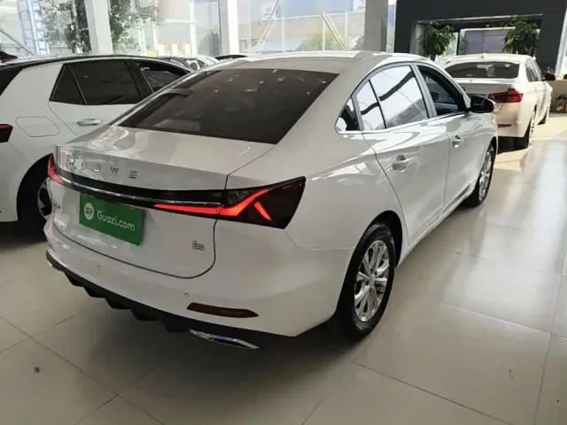 Roewe i5 — Фото автомобиля 6