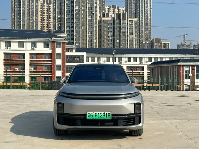 Li Auto L7 — Фото автомобиля 2