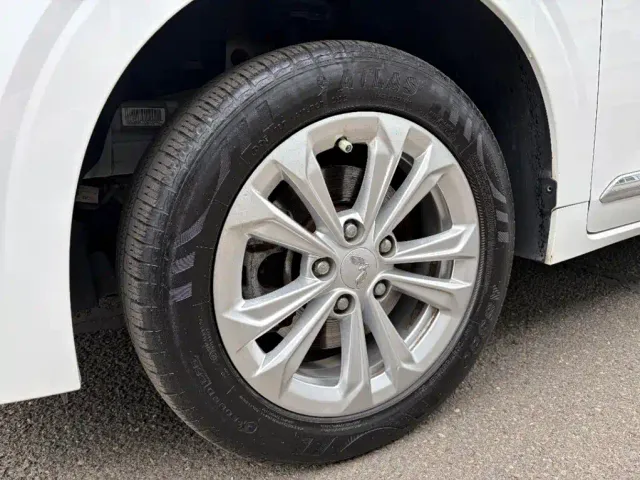 Wuling Jiachen — Фото автомобиля 8