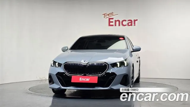 BMW 5-Series — Фото автомобиля 3