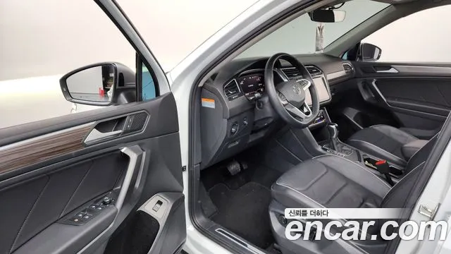 Volkswagen Tiguan — Фото автомобиля 10