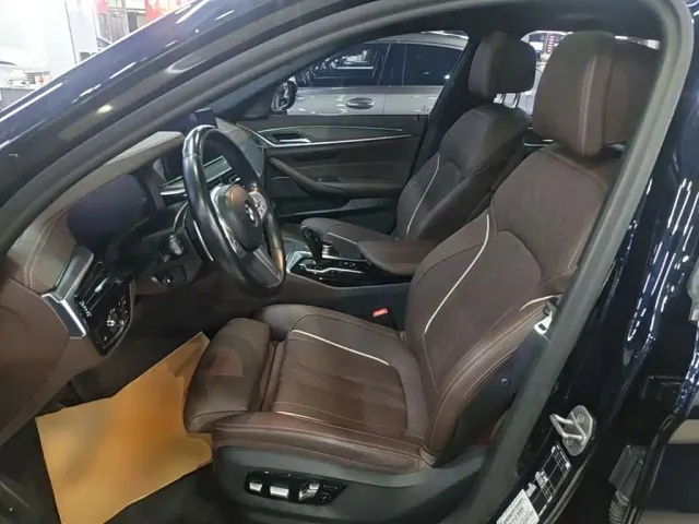 BMW 5 Series — Фото автомобиля 14