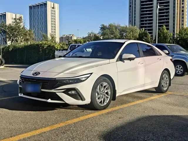 Фотография автомобиля — Hyundai Elantra