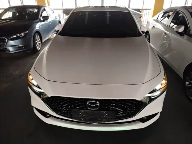 Mazda Axela — Фото автомобиля 2
