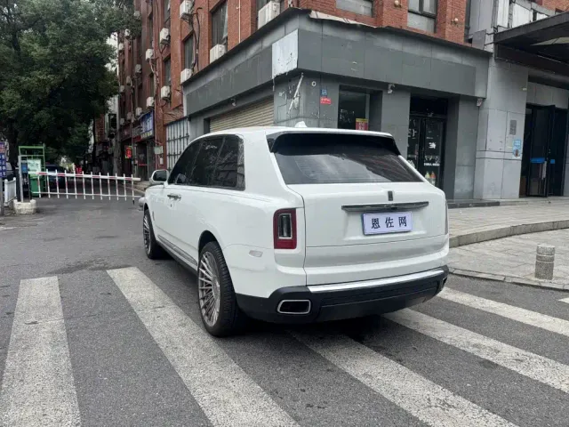 Rolls-Royce Cullinan — Фото автомобиля 20