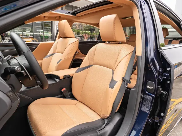 Lexus ES — Фото автомобиля 11